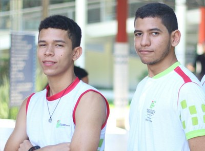 Lucas Lima e Elias Freitas viajam domingo, dia 10, para São Paulo, onde participam da Campus Party.