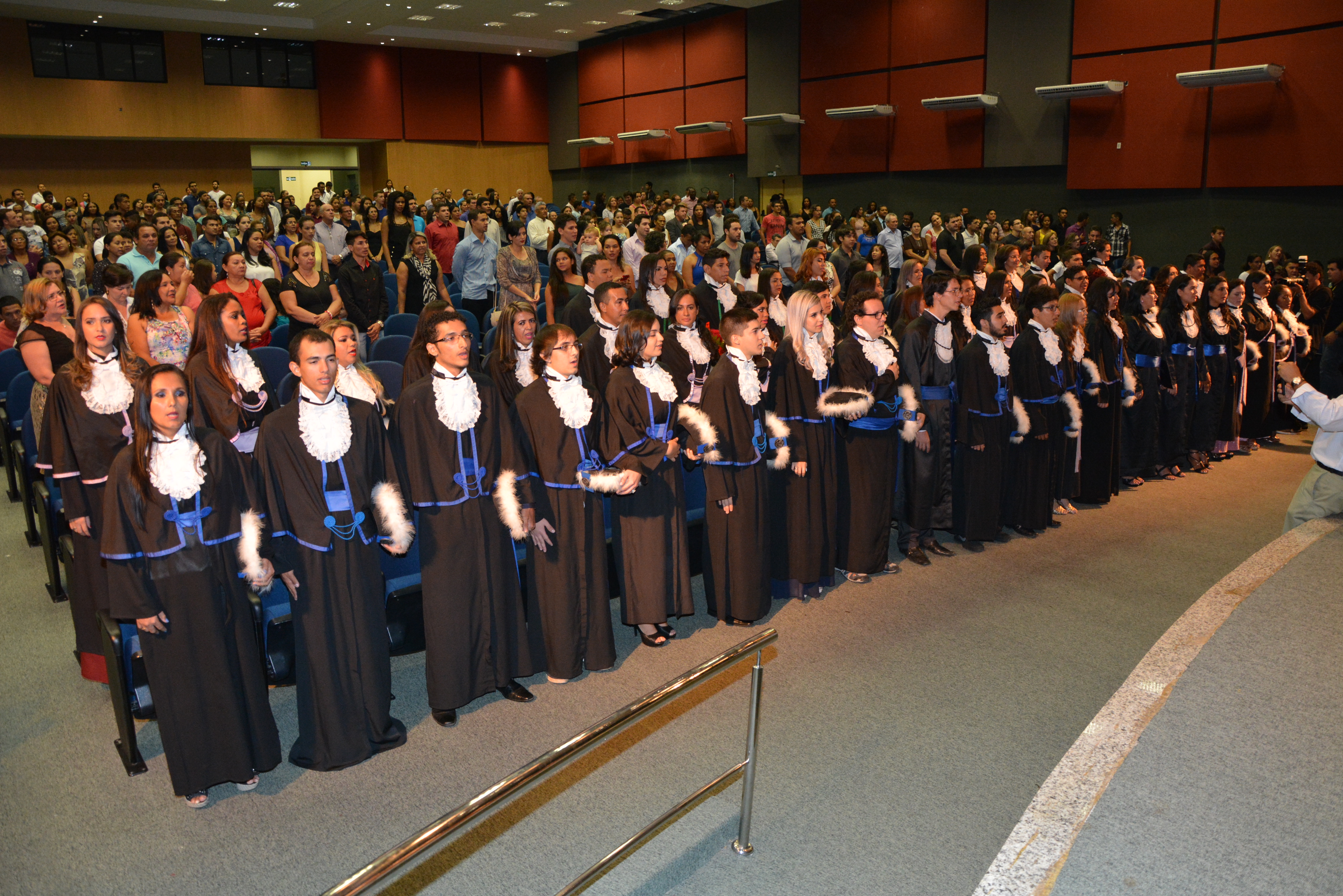 Campus Boa Vista Centro outorga grau a 51 graduandos   